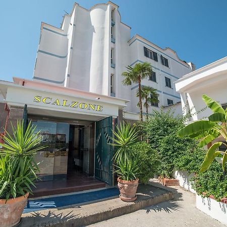 Albergo Scalzone 卡斯特沃托诺 外观 照片