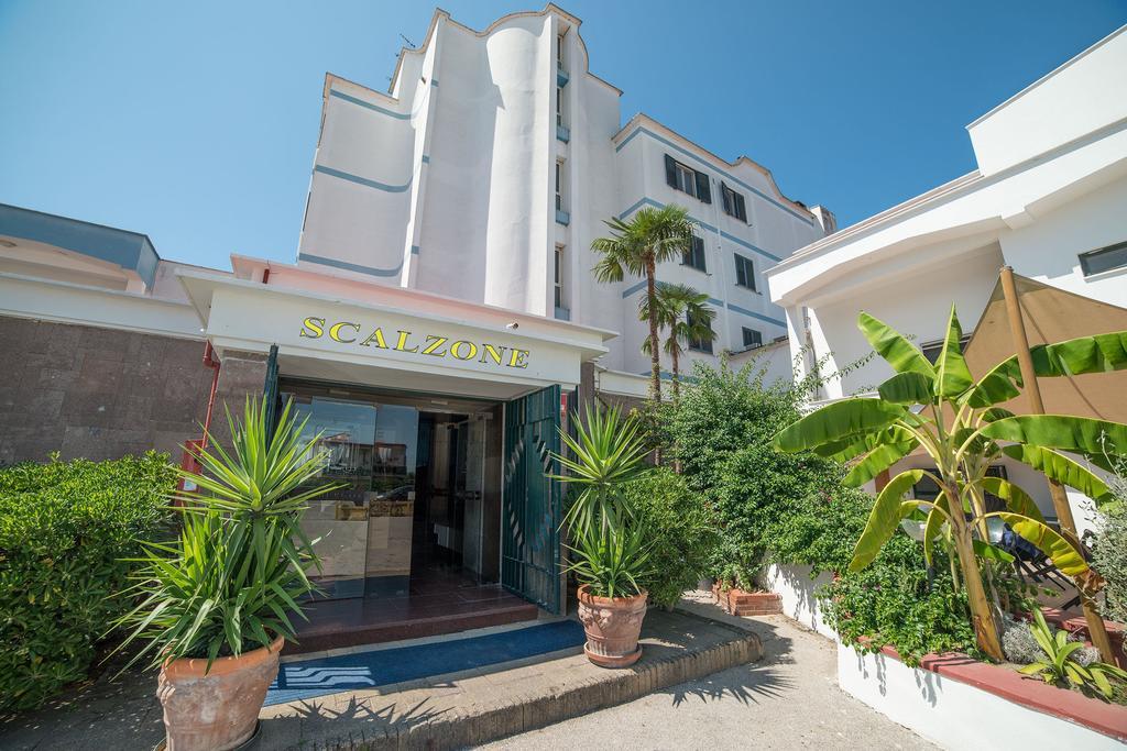 Albergo Scalzone 卡斯特沃托诺 外观 照片