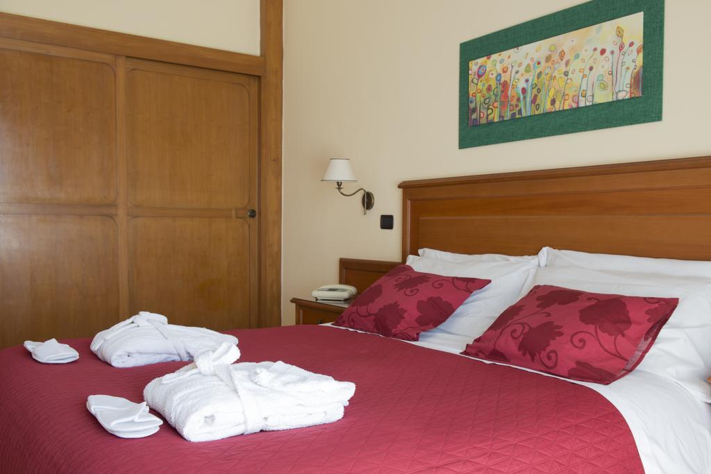 Albergo Scalzone 卡斯特沃托诺 外观 照片